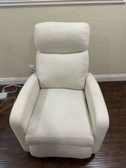 Modern White Bouclé Recliner Accent Chair – Excellent Condition