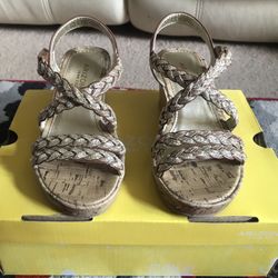 AZ Girls Wedge Size 11