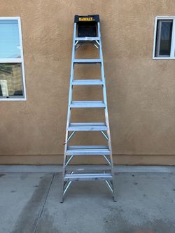 New dewalt 8 ft aluminum ladder asking $175 thanks