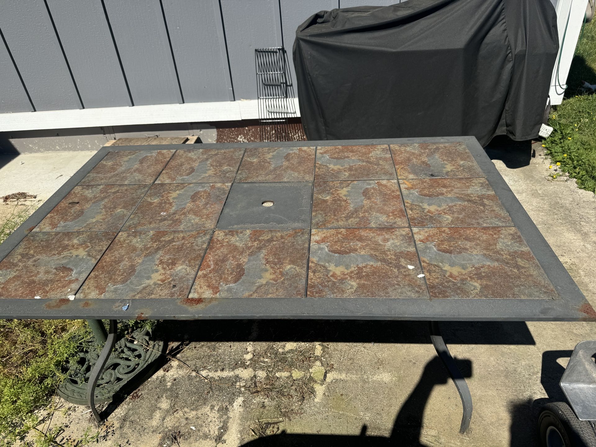 Free Outdoor Table