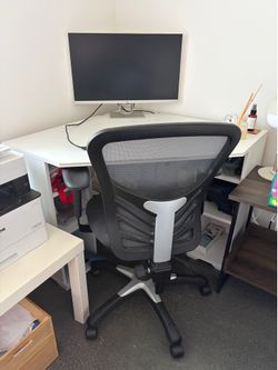 Corner work desk
