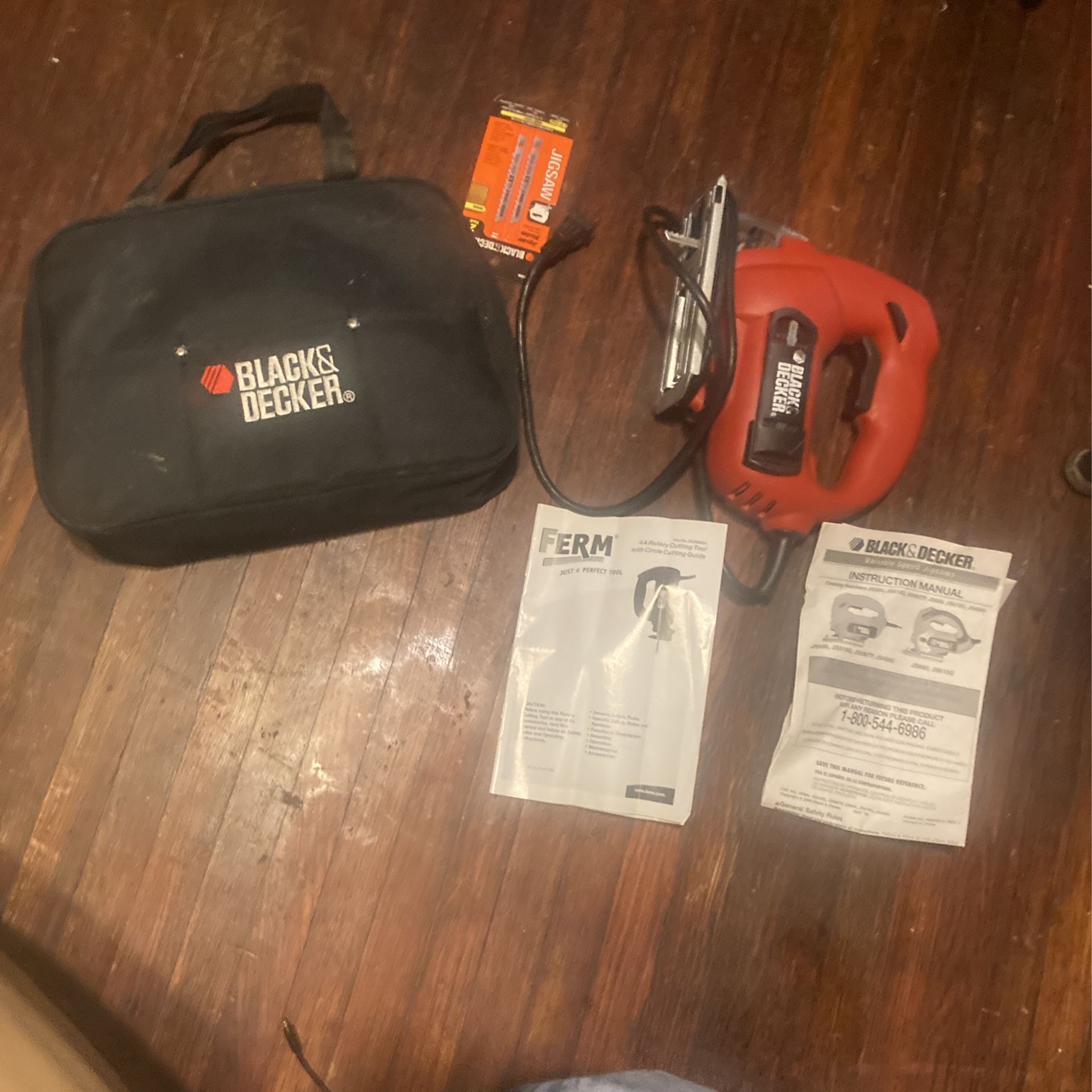 Black And Decker Jigsaw Power tool With Carrying Case And New Blades