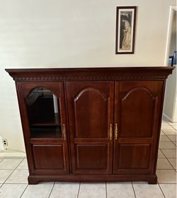 Entertainment Center / TV Cabinet