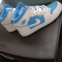 Jordan 1 MID SE In White/legend Blue