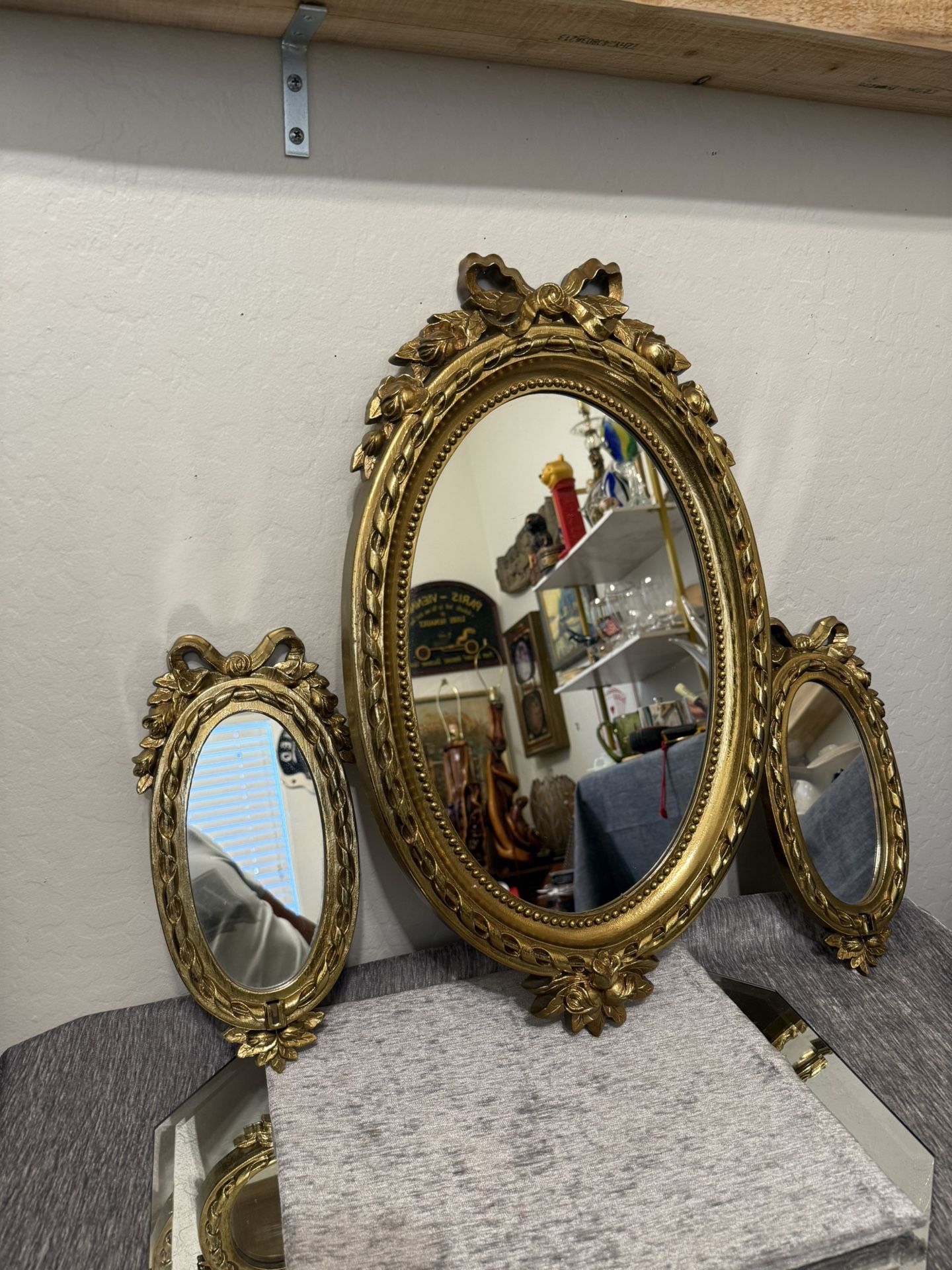 Vtg Burwood Ribbons Bows Wall Mirror With 2 Side Mirrors.