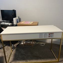 White Desk 