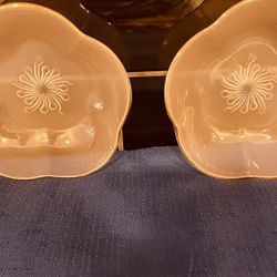Pretty Set Of 2 Pink Translucent Milk Glass Bowls With Flower Design 