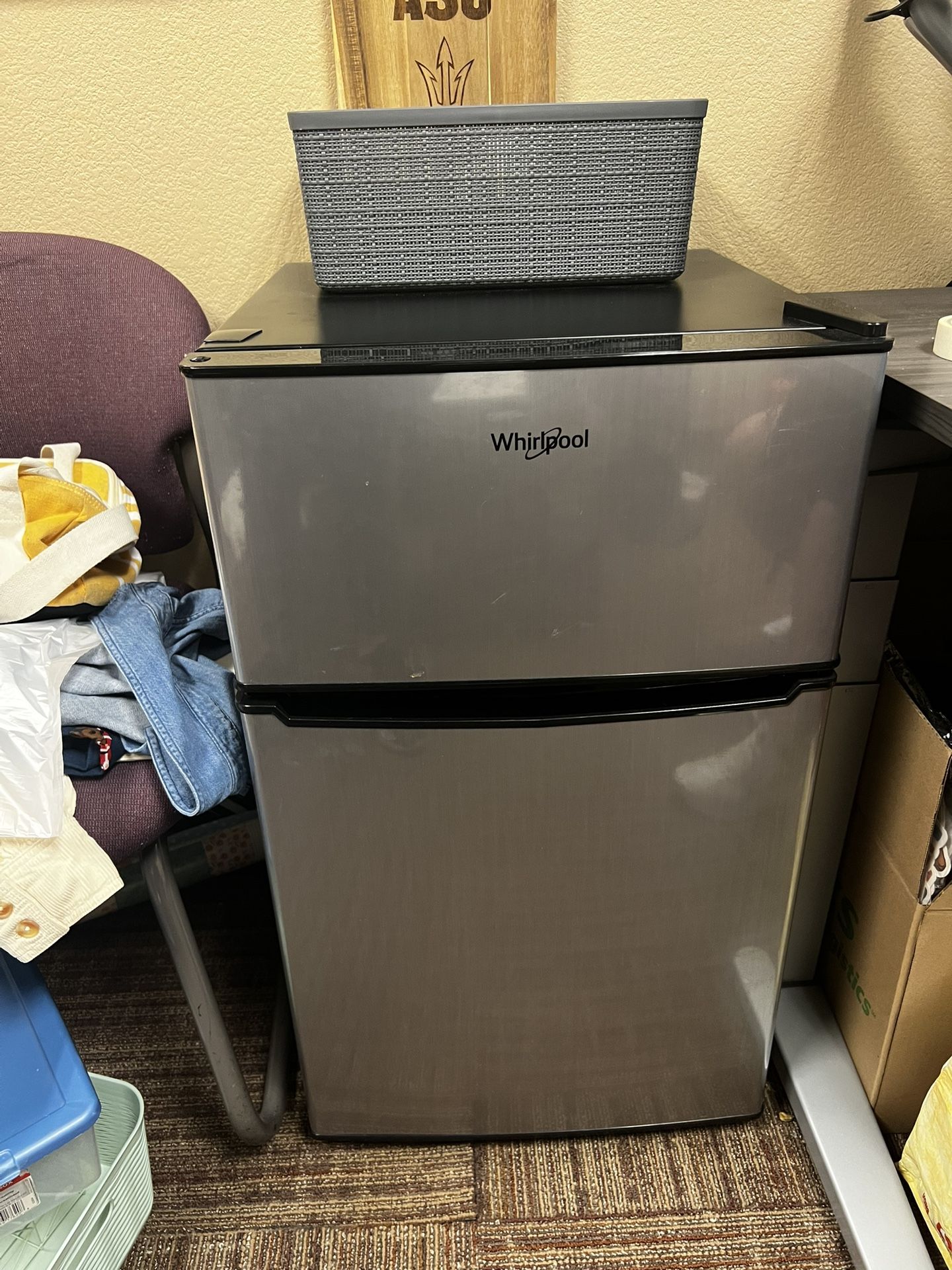 Whirlpool Mini Fridge w/ freezer