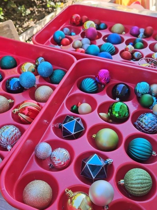 Free! Christmas & HOLIDAY Decor