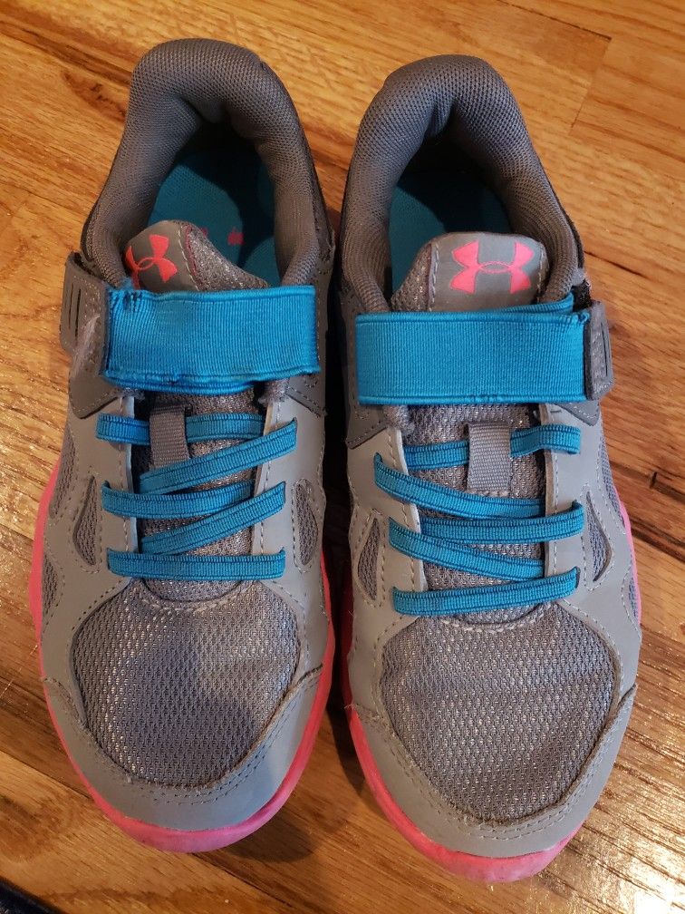 Under Armour Girls Youth Size 1 $10