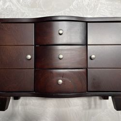 Like-New Jewelry Box