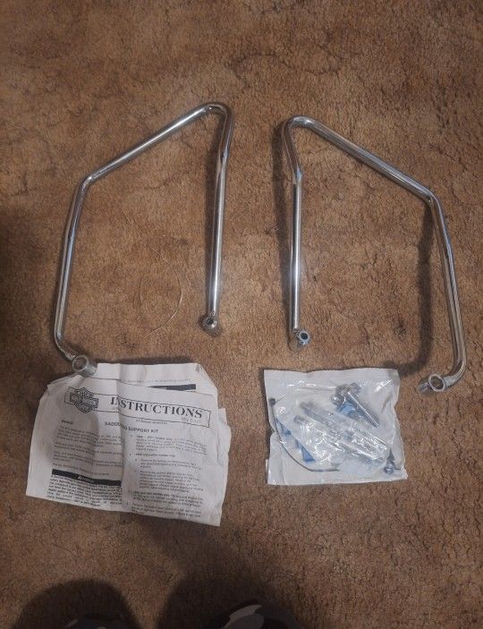 DETACHABLE SADDLEBAG SUPPORT Kit.