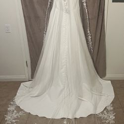 Wedding Dress & Veil Never Worn 