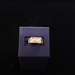 Men's Ring - Yellow Gold 10k (.417) 3.4 grams Size 7.5