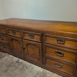 Thomasville Huntley All Wood Triple Dresser 1980
