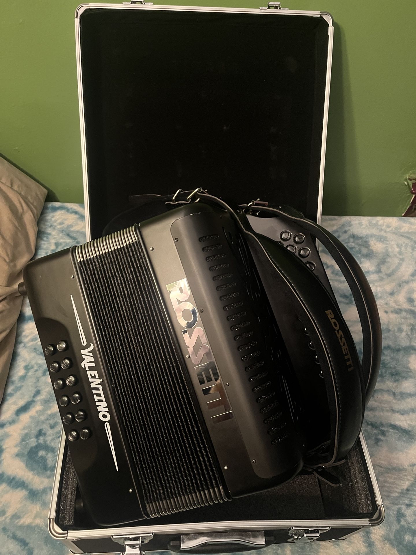 Rossetti Valentino Accordion Sol for Sale in Los Angeles, CA OfferUp