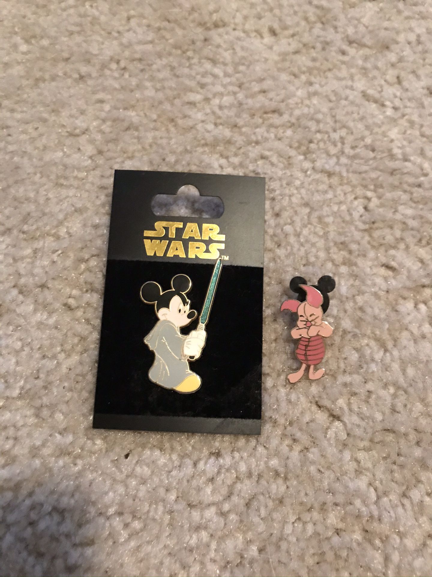Lot Of 2 Collectible Disney Pins Piglet And Jedi Mickey
