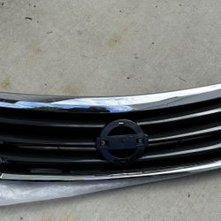 Nissan Altima Front Grill