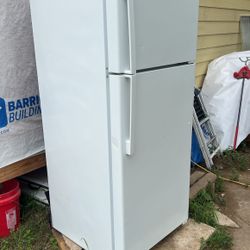 Refrigerator Y Stove 