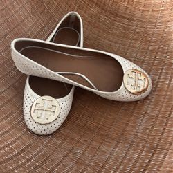 Tory Burch Slip On Cream Colored Loafer Size 7.5