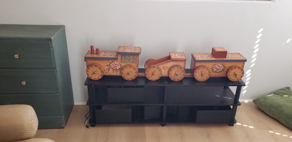 vintage train set 4ft beautiful rosemaling wooden set great shape 11" high, rolls 6/6/25 best offer