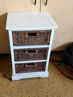 White Wood Storage Unit with 3 Wicker Baskets