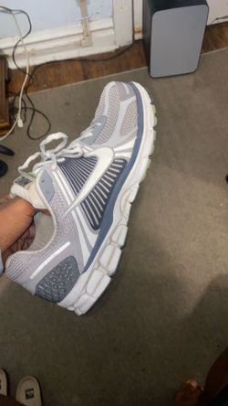 Nike vomero 5
