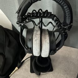 Studio, Headphones