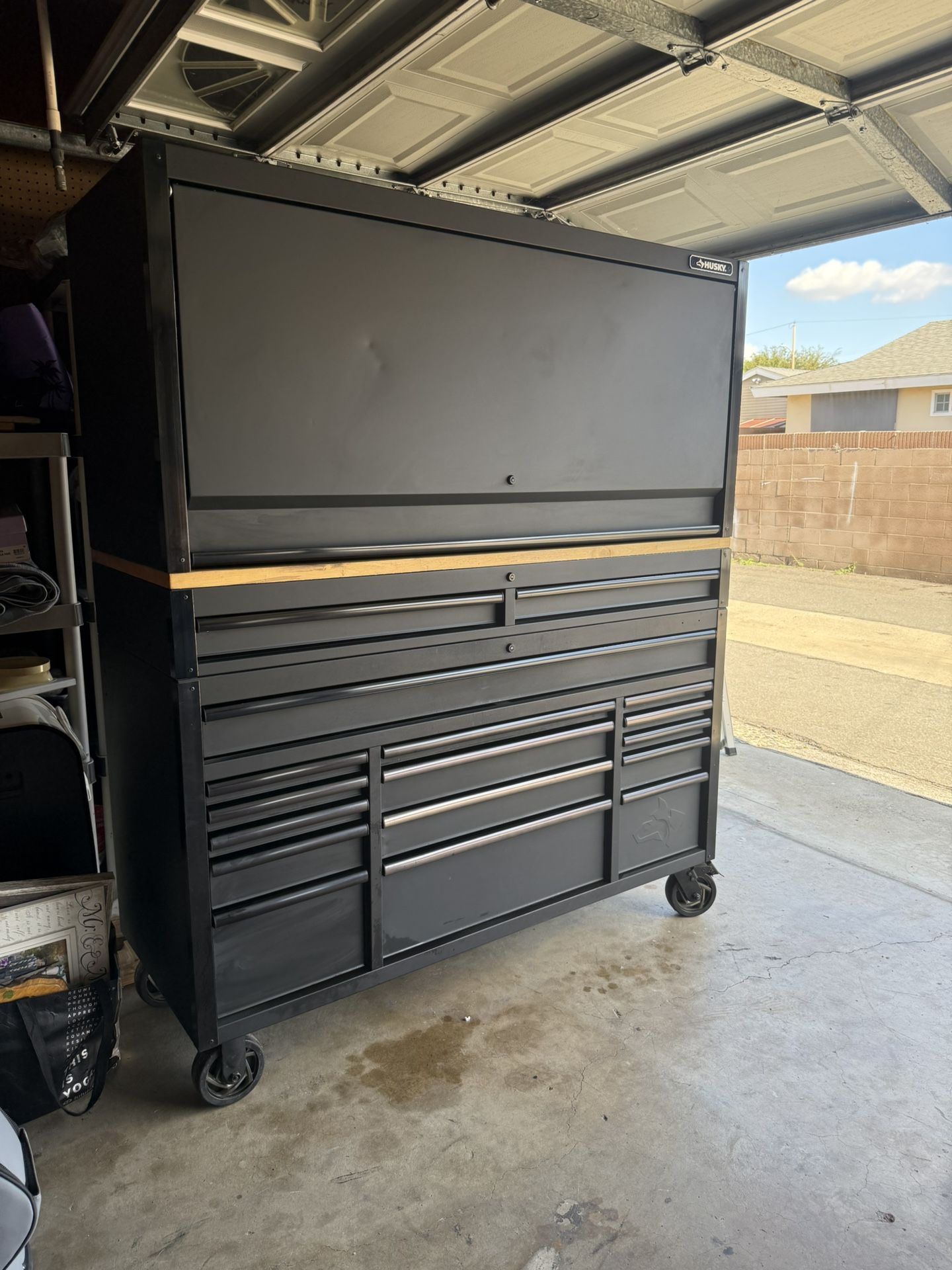 61 Inch Husky Tool Box And Hutch 