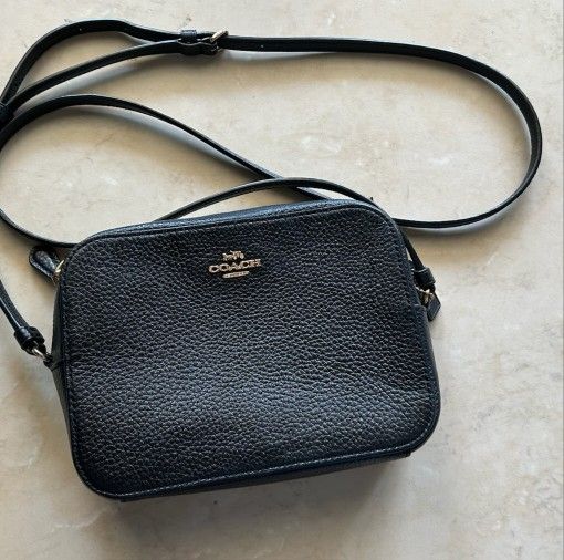 Mini Jamie Camera Bag

Coach bag like new
