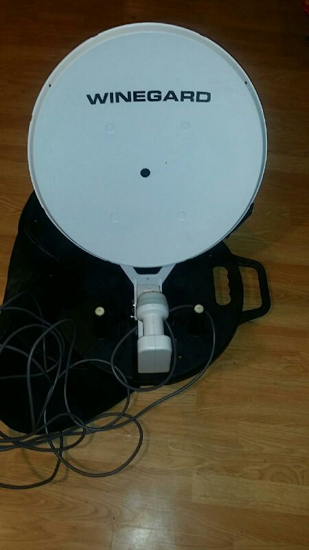 Winegard Portable RV Satellite Dish Antenna (Camping)