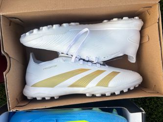 Soccer cleats