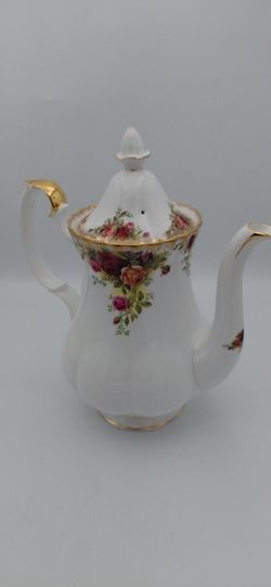 Lovely Vintage Royal Albert "Old Country Roses" Coffee Pot Made In England