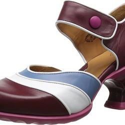 Size 8. John Fluevog Pump brand new with the box.