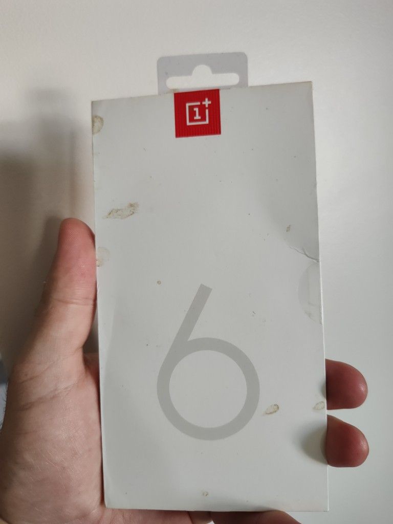 One Plus 6 Tampered Glass screen protector.