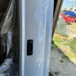 2018 Tumdra. Puerta de atrás