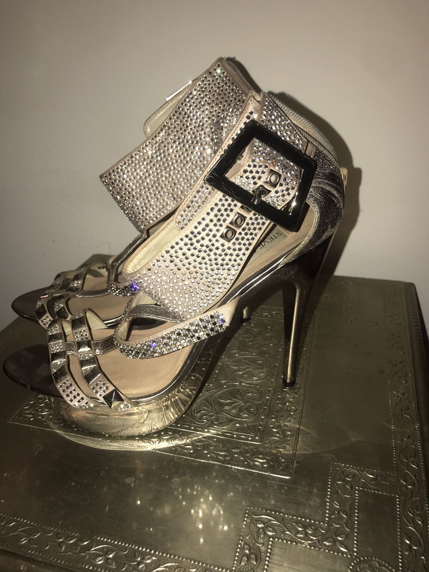 Steve Madden Gold Sparkly Rhinestone Ankle Cuff Stillettos - Size 10