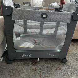 Bassinet Pack N Play 