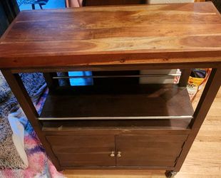 Rolling kitchen island/storage cabinet
