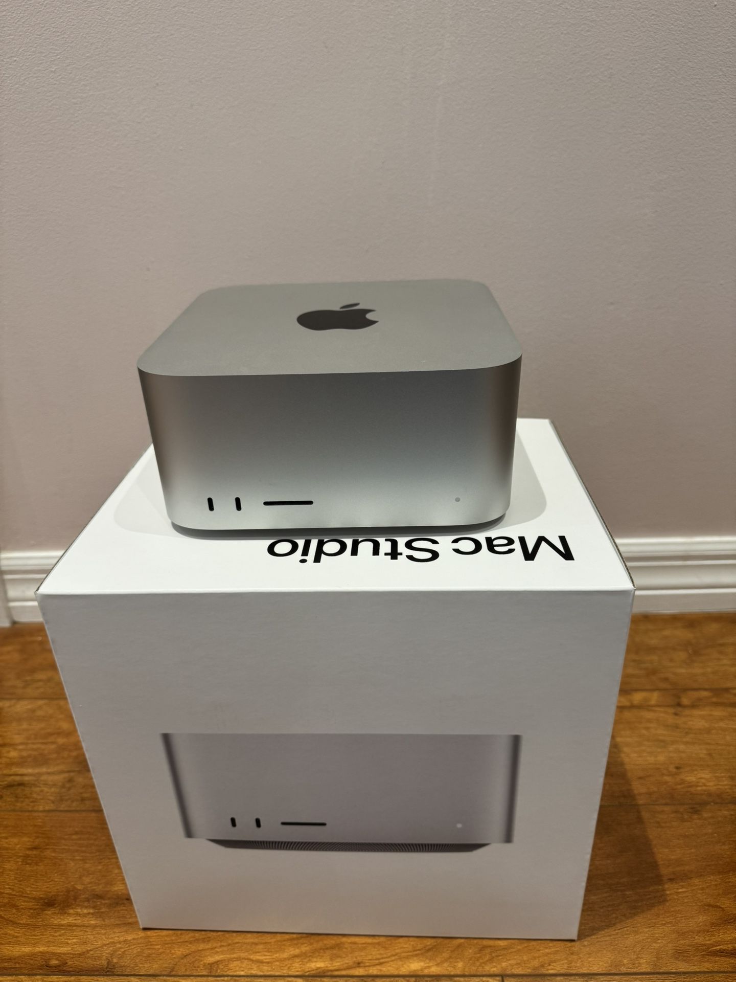 Apple Mac Studio M1 MAX 10 Core GPU