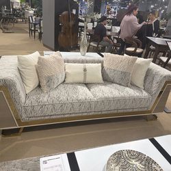 Luxury sofas / sofa sets / same day delivery 🚚/ no credit needed