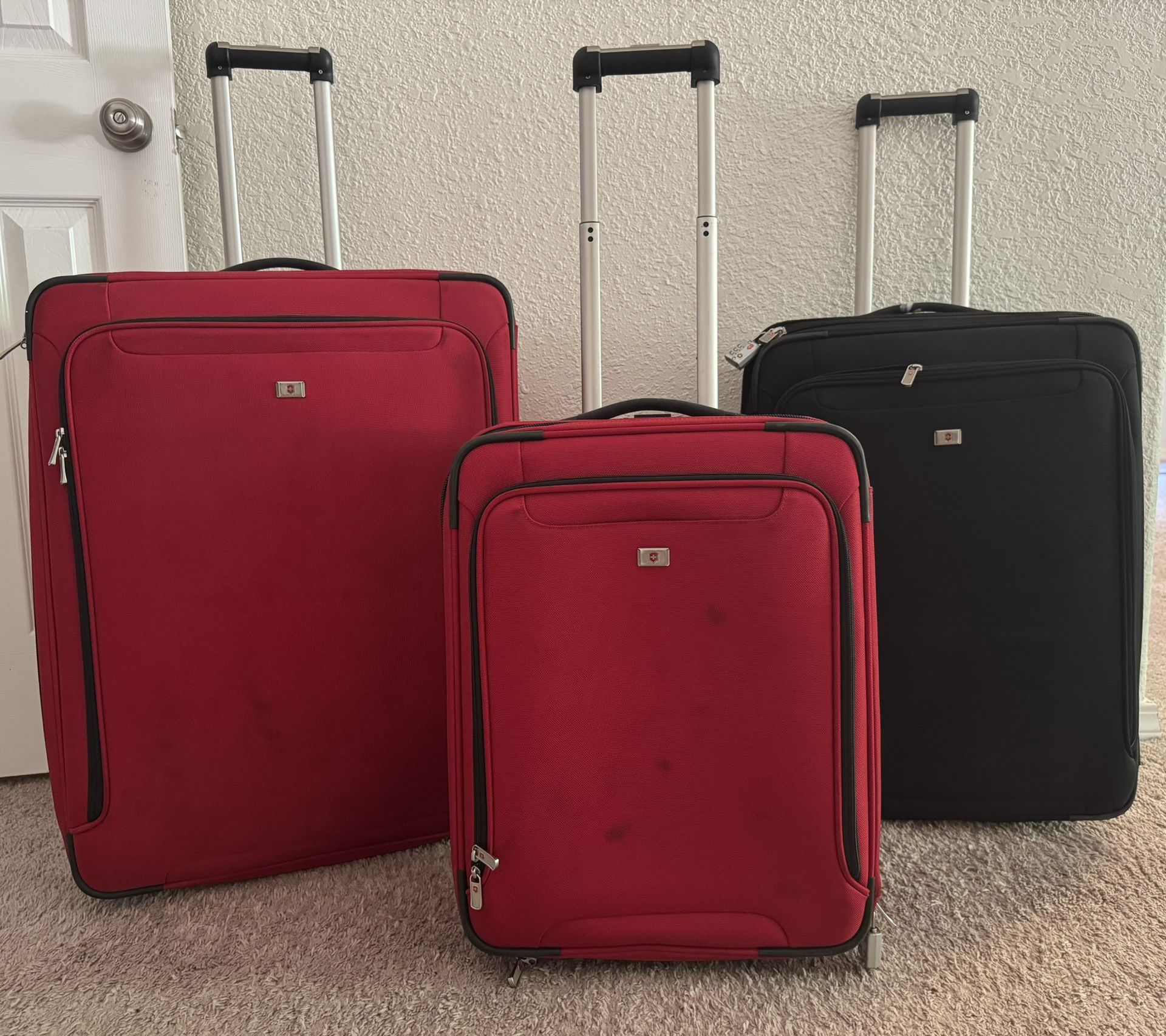 3pc Victorinox Rolling Luggage 