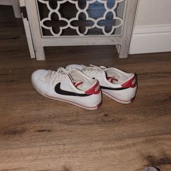 Nike Sweet Classic Leather 318333-107 Men's Tennis Shoes Size 9