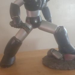 Manzenger Z Statue