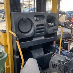 Yale electric forklift 