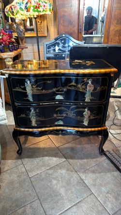 Beautiful vintage black lacquer, Chinese Dresser
