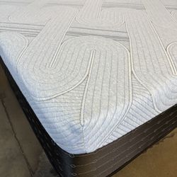 New Queen Memory Foam Mattress 12inch