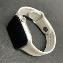 Apple Watch Series 8 (works properly)