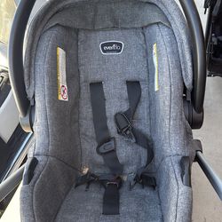 Car seat / stroller combo evenflo