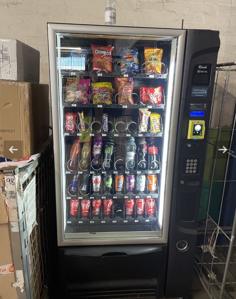 Combo Vending Machine With A Card Reader